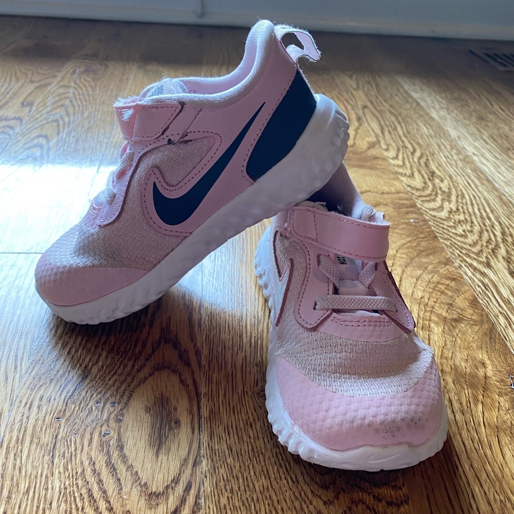 Girls Pink Nikes